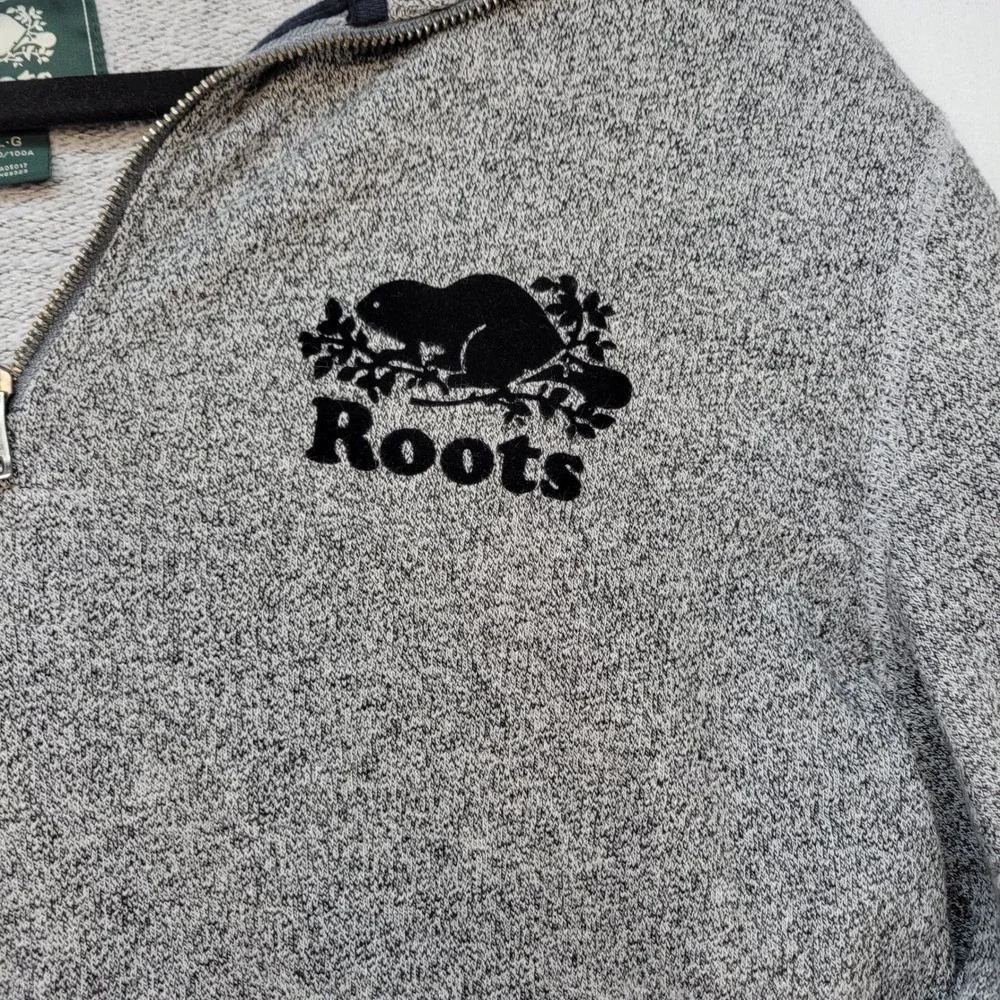 Roots Men's Light Gray Quarter-Zip Pullover Sweater